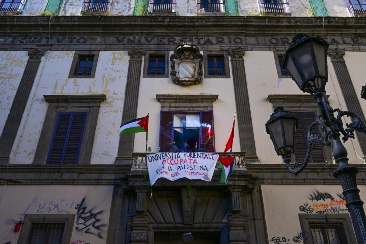 Napoli, Università L’Orientale occupata dagli studenti: “Solidariet…