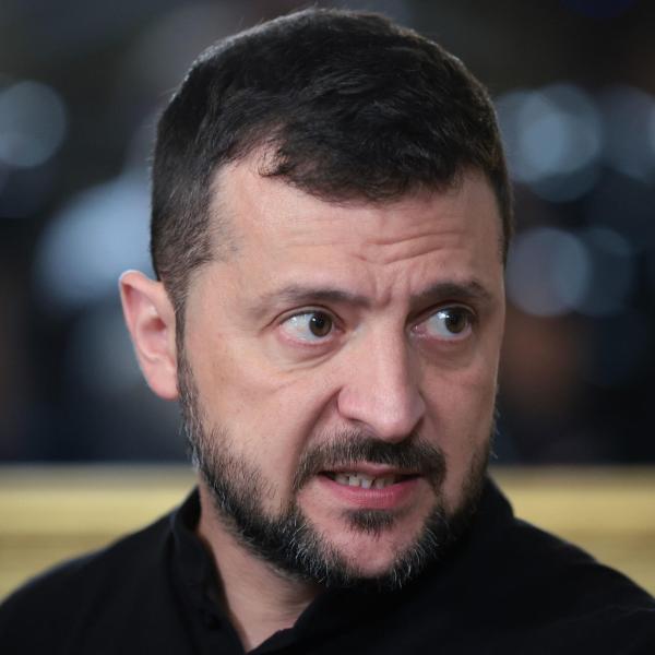 Guerra in Ucraina, Zelensky: “Pace ma senza cedere sui territori”. Il presidente ucraino presenterà il suo piano a Ramstein