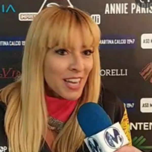 Paola Vella chi è: età, biografia, insulti sessisti