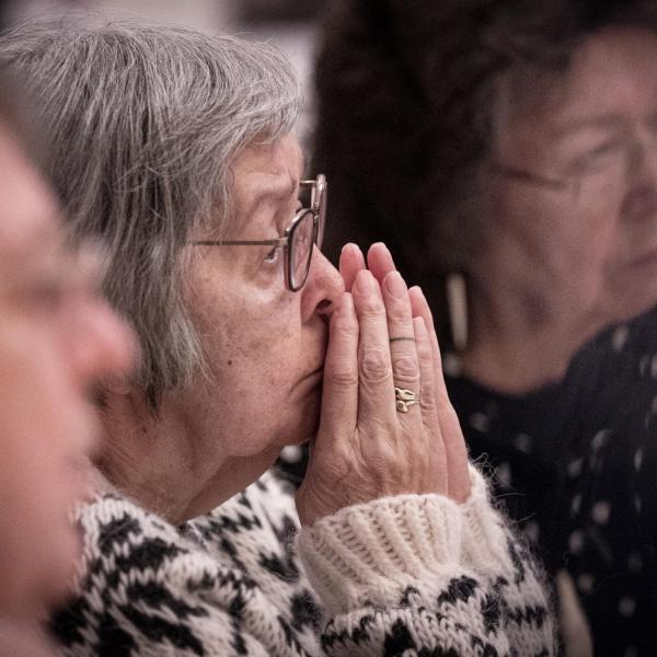 Shock in Danimarca, donne Inuit accusano il governo di avergli impiantato negli anni ’60 la spirale contraccettiva senza consenso, risarcimento milionario