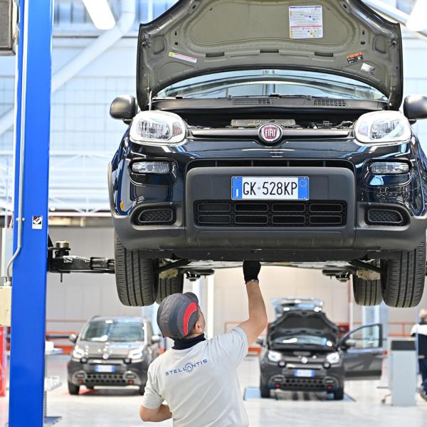 Settimana breve: si può fare la legge per lavorare solo quattro giorni su sette? La docente che la teorizza: “Ecco perché bisogna farla”