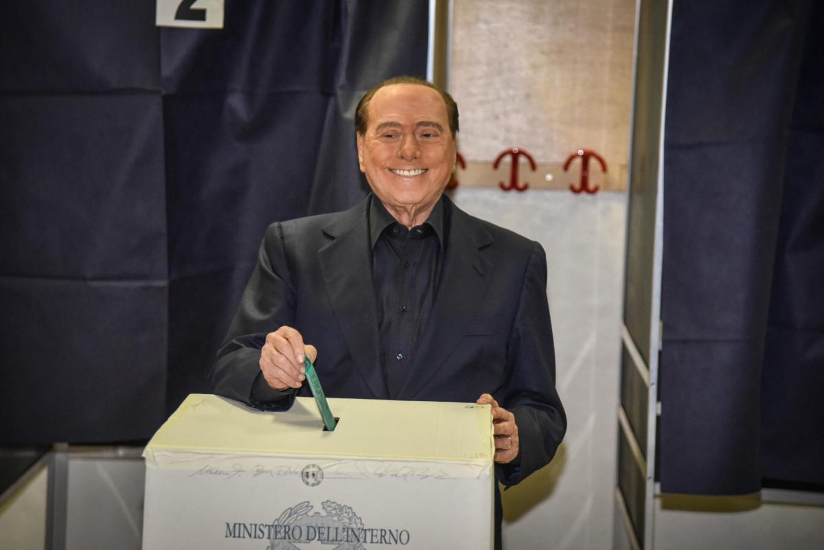 Berlusconi in terapia intensiva, il fratello Paolo: “Migliora”. Il …