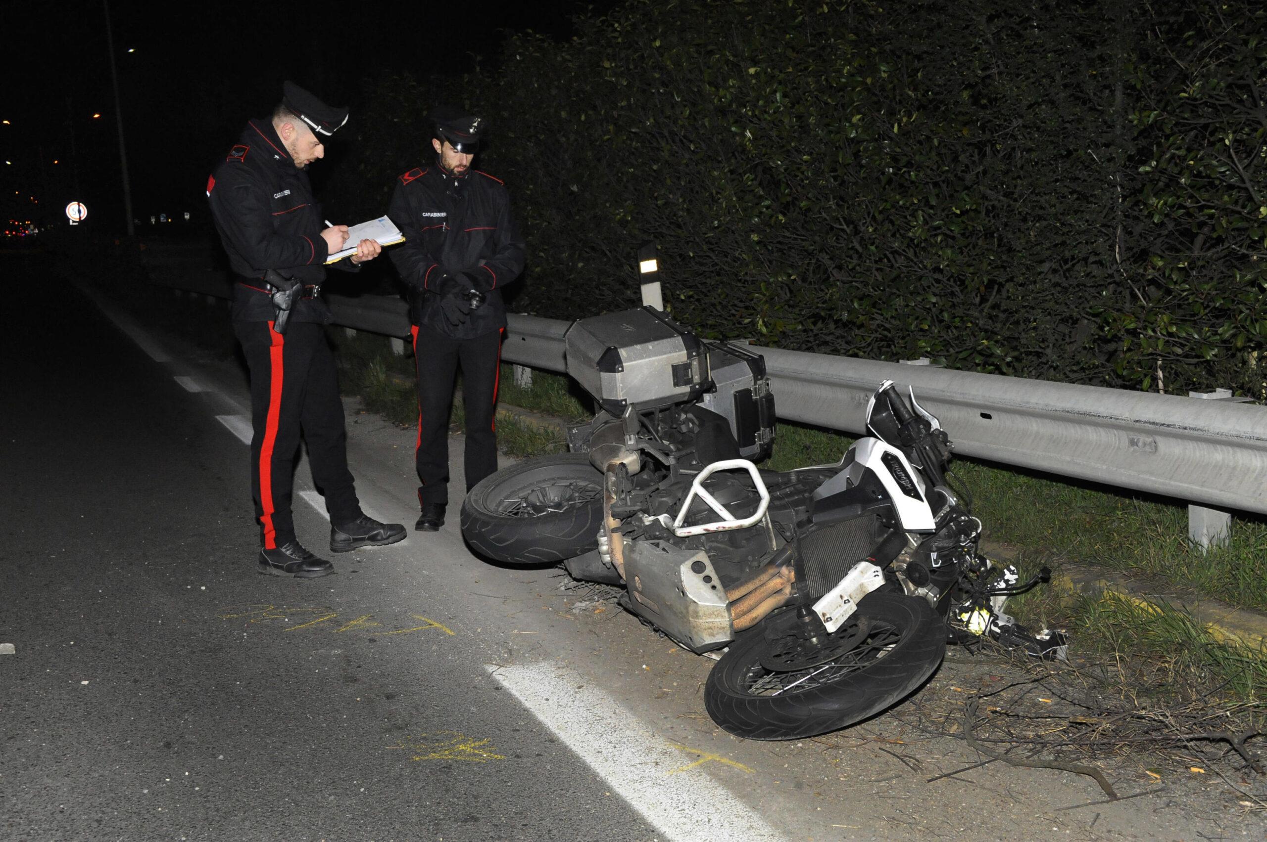 Incidente Angri, in via dei Goti, motociclista in Codice Rosso