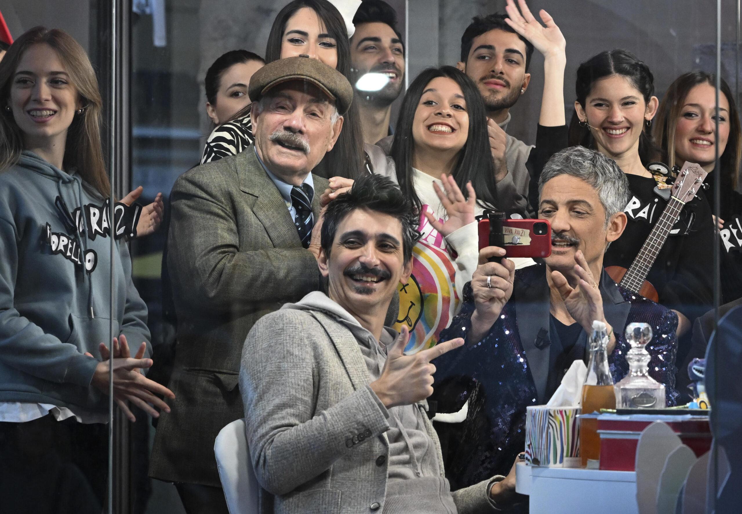 Perché Gianni Morandi ha dato forfait a Viva Rai 2? Fiorello svela il motivo dell’assenza