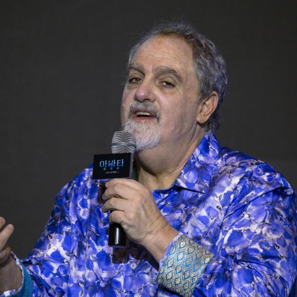 Addio a Jon Landau: causa morte, età, carriera, moglie e figli del produttore premio Oscar di “Titanic” e “Avatar”  