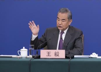 Cina, Congresso nazionale del popolo: ministro Wang Yi appoggia conferenza di pace tra Russia e Ucraina. Su Gaza: “Palestina entri nell’Onu”