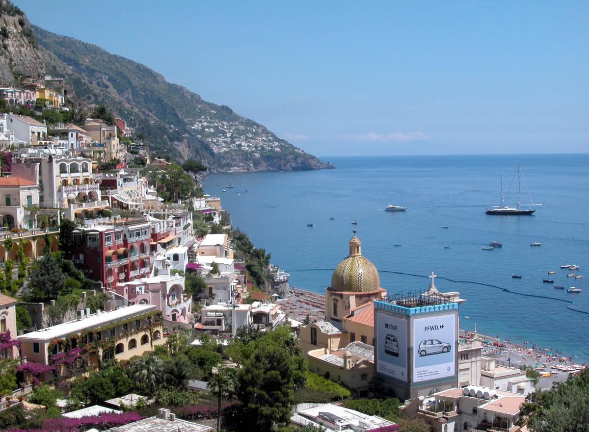 Morto il turista americano caduto in un burrone a Positano. Il 33en…