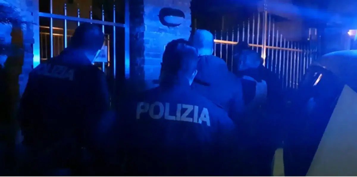 Roma, terrorizza passanti con forbici e aggredisce agenti a San Lorenzo