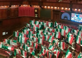 Rissa in Parlamento, il coro delle opposizioni: ‘Bella Ciao’ contro la maggioranza e “Fuori i fascisti dal Parlamento”