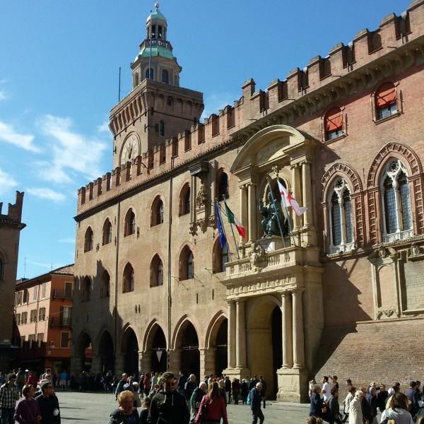 25 aprile eventi Bologna: dove andare tra cibo, arte  e cultura per la Festa della Liberazione