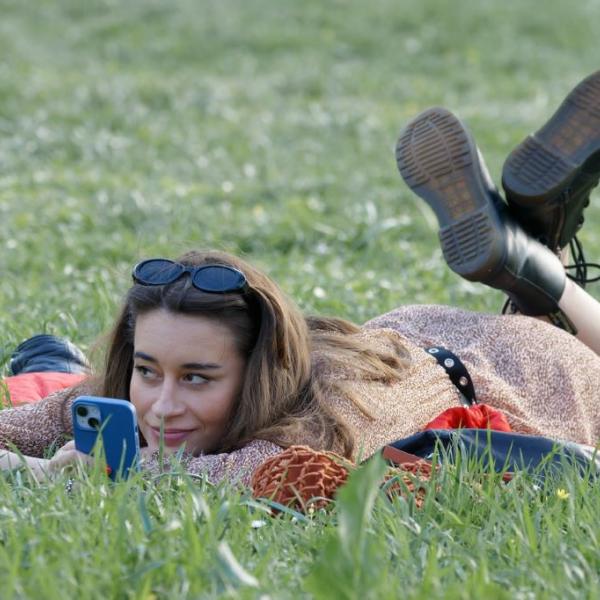 Pensione per donne che non lavorano: è possibile ottenere la stabilità economica con un assegno INPS fino a 1.000 euro al mese. Scopri subito chi può averlo!