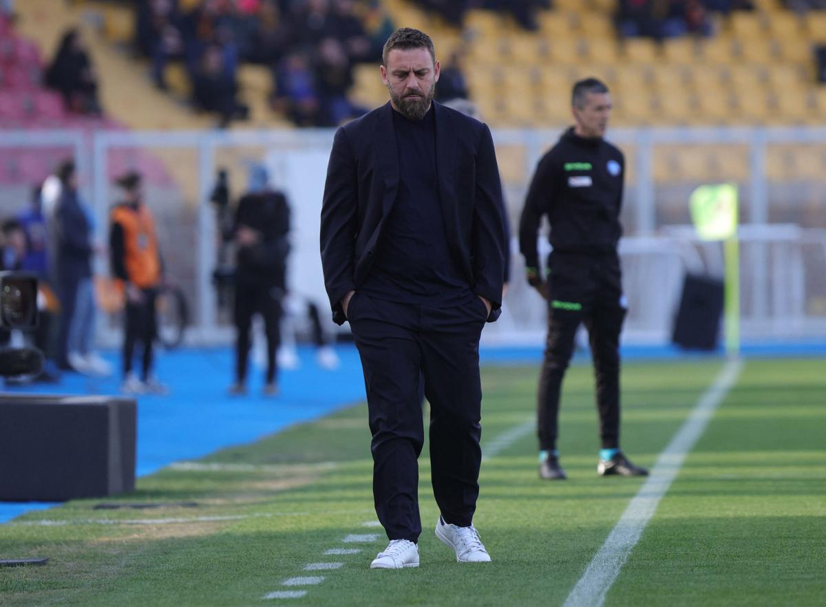 Lecce-Roma, De Rossi: “Su Zalewski rigore netto, le regole devono essere sempre uguali”