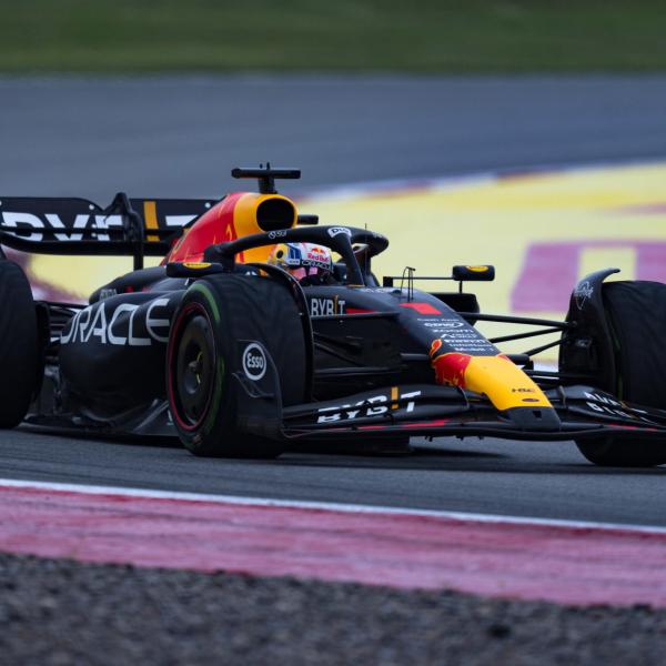 Formula 1, Verstappen conquista la pole nelle qualifiche del GP di Spagna