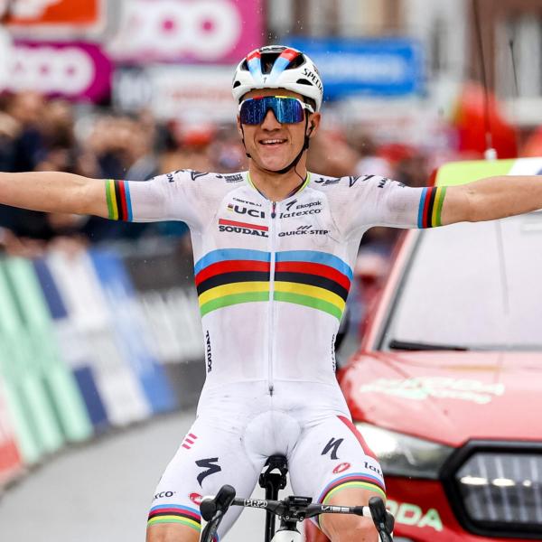 Liegi-Bastogne-Liegi 2023, vince ancora Evenepoel in solitaria: secondo trionfo di fila per il belga