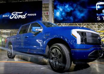 Ford, tagliati 3000 posti per accelerare la transizione elettrica