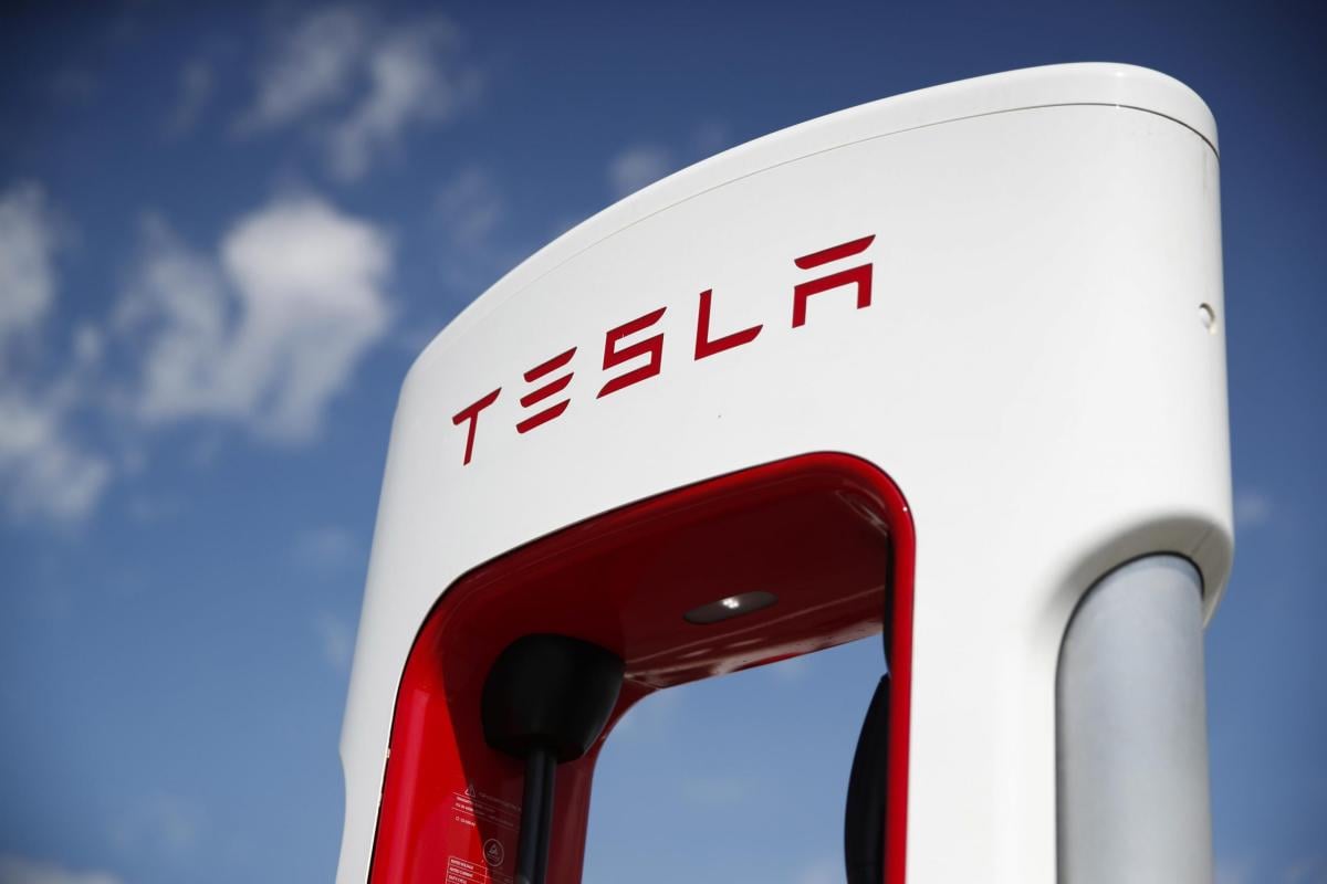 Tesla ha avviato la produzione dei suoi primi camion elettrici