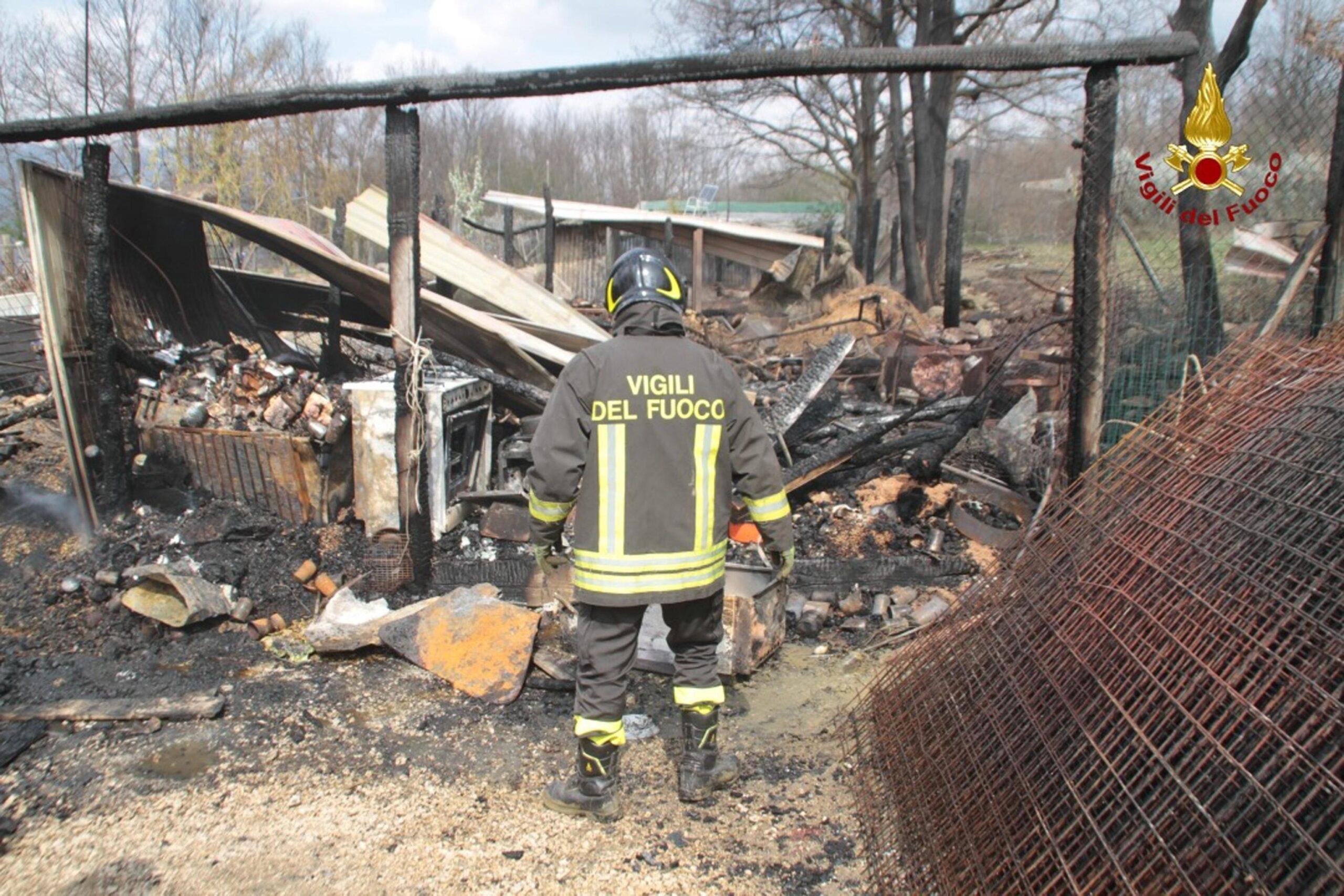 Truccazzano, incendio alla Cascina Vittoria. Sono morti soffocati 180 vitelli da latte