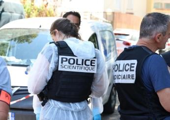 Francia, chi è l’aggressore che ha colpito con un coltello un poliziotto nell’VIII arrondissement di Parigi?