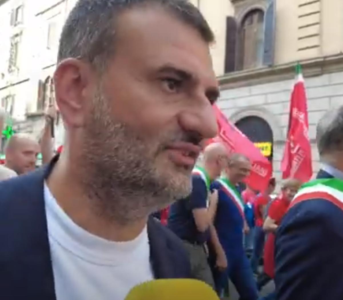 Manifestazione CGIL a Roma, Antonio De Caro, sindaco di Bari su decreto Campi flegrei, finanziaria e pnrr | ESCLUSIVA VIDEO