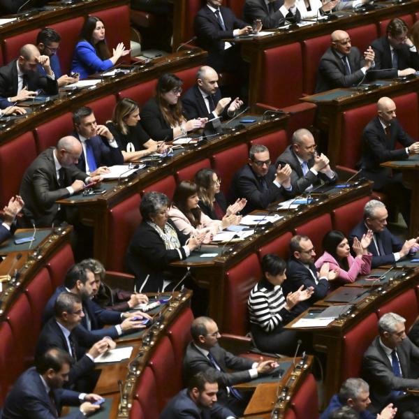 Dl Rave si va verso la ghigliottina in serata, deputati spostano voli e aerei