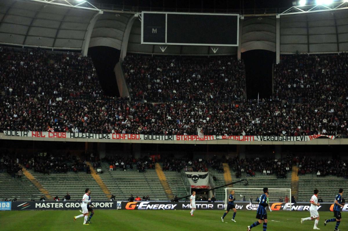 Bari-Cagliari sold out: sale la febbre per la finale play off