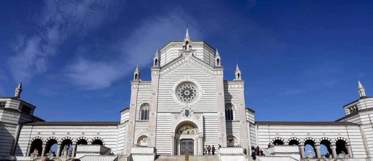 Cos’è il Famedio, il “tempio della fama” che si trova al Cimitero M…