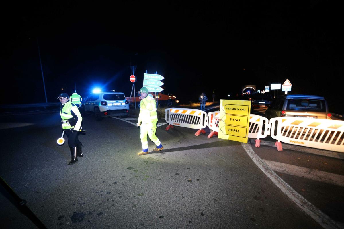 Urbino, incidente tra pullman e ambulanza: chi sono le vittime