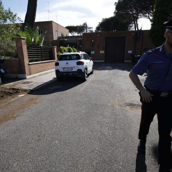 Neonato morto e sepolto nel giardino di una villetta a Vignale di Traversetolo il 9 agosto 2024: madre 22enne accusata dell’omicidio