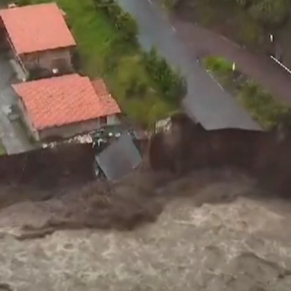 Ecuador, frana nel centro del paese: almeno 10 morti e decine di dispersi | VIDEO