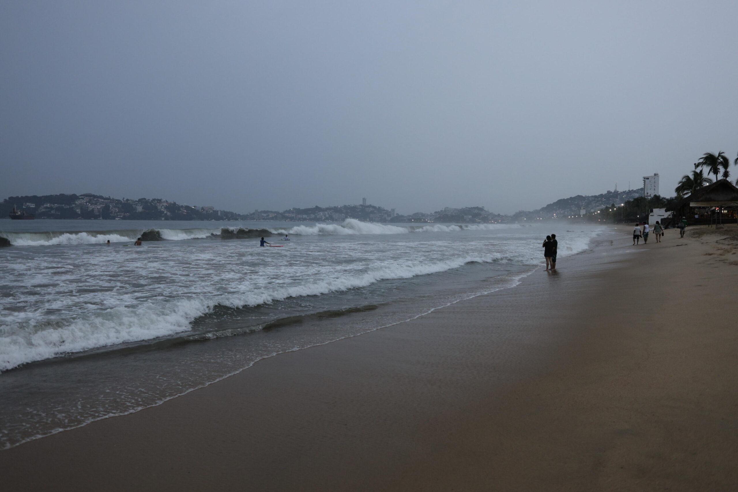 Messico, l’uragano Otis minaccia il Paese: previste piogge intense e danni catastrofici