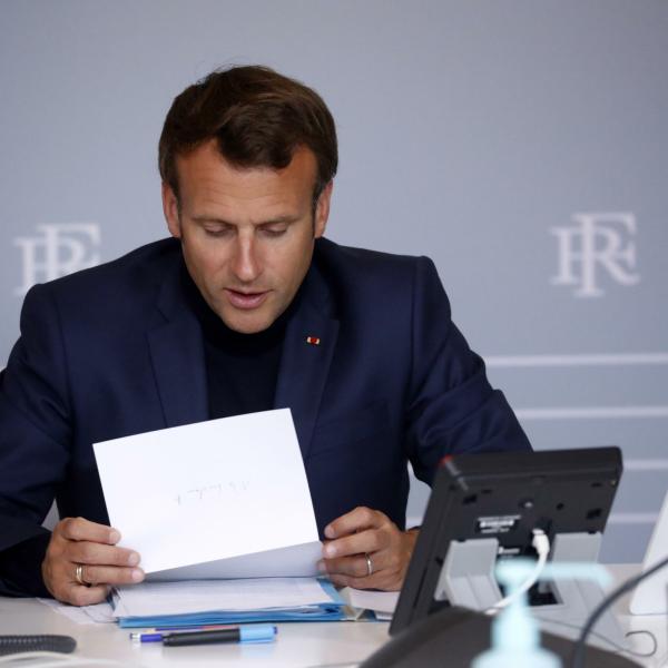 Francia, stop allo ius soli per le isole Mayotte: Macron ci pensa, l’estrema destra spinge per la rimozione