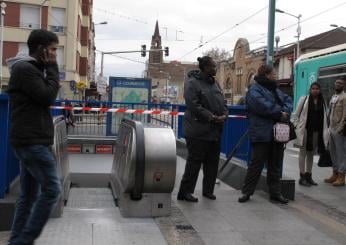 Francia, uomo morto folgorato nella stazione metropolitana di Belleville a Parigi: indagini in corso