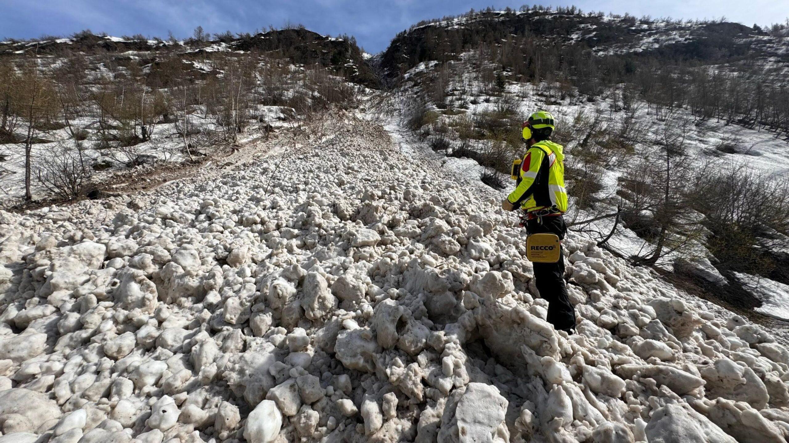 Valle d’Aosta, tragedia a Courmayeur: morti due alpinisti precipitati in Val Ferret