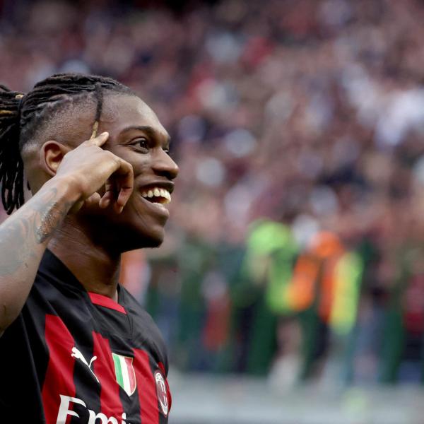 Manca solo l’ufficialità ma l’accordo è stato trovato: Leao rinnova con il Milan fino al 2028