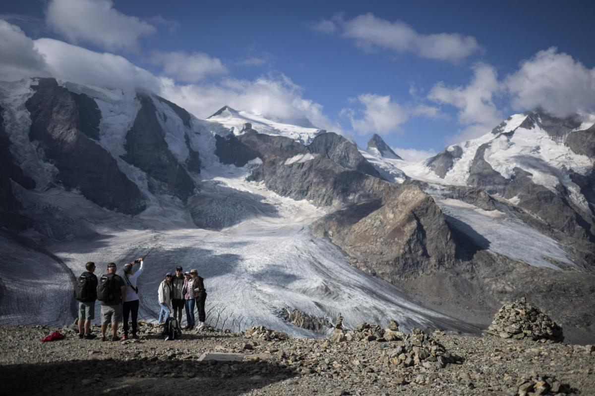 Crisi climatica: il ghiacciaio del Gran Paradiso si ritira di sei c…