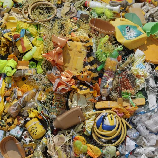 L’Esa rintraccerà la plastica dispersa negli oceani