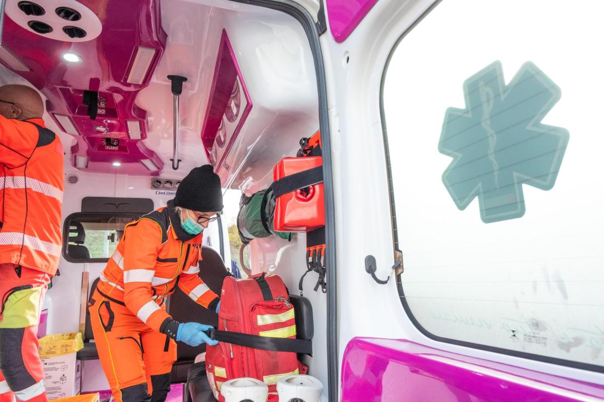 Torino, miracolo in strada: bimba di 4 anni precipita dal balcone d…