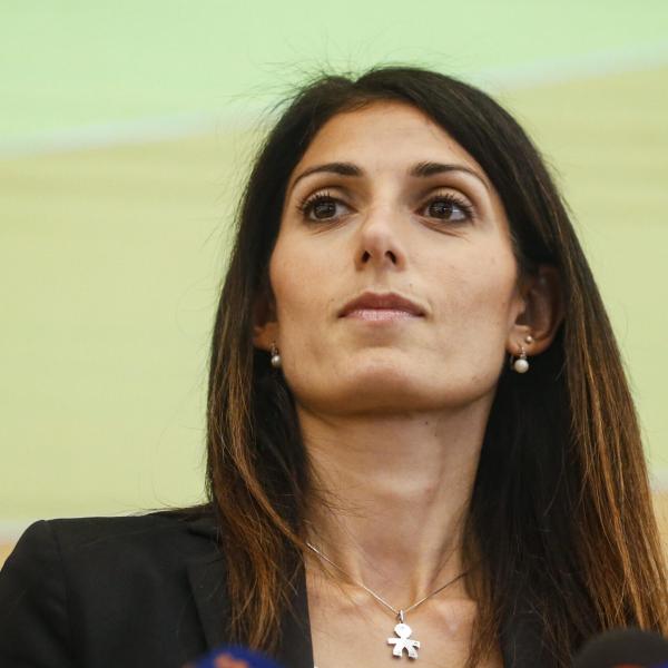 Cosa fa oggi Virginia Raggi? L’ex sindaca di Roma sullo scontro tra Conte e Grillo e affossa il campo largo con il Pd: “Un tradimento”