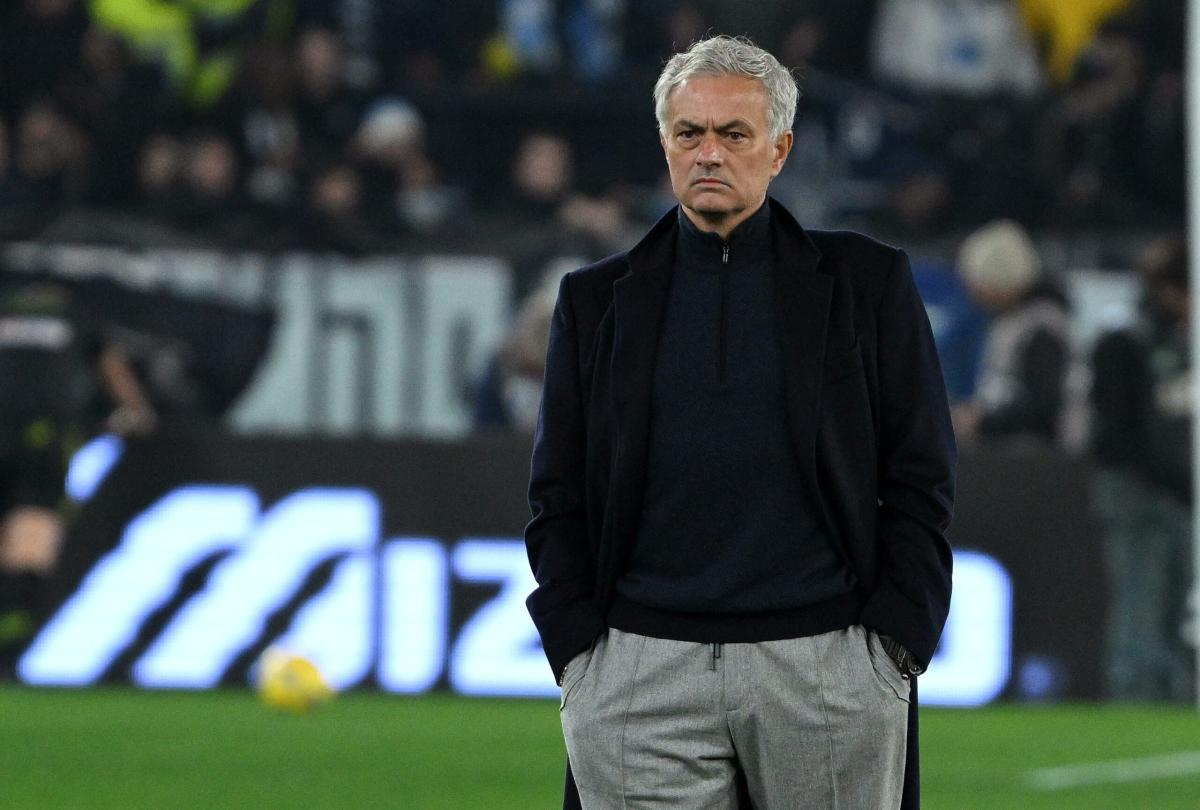 Esonero Mourinho, Scarnecchia: “Troppi errori in valutazioni tecnico-tattiche, espulsioni e lamentele. La Roma non è questa”