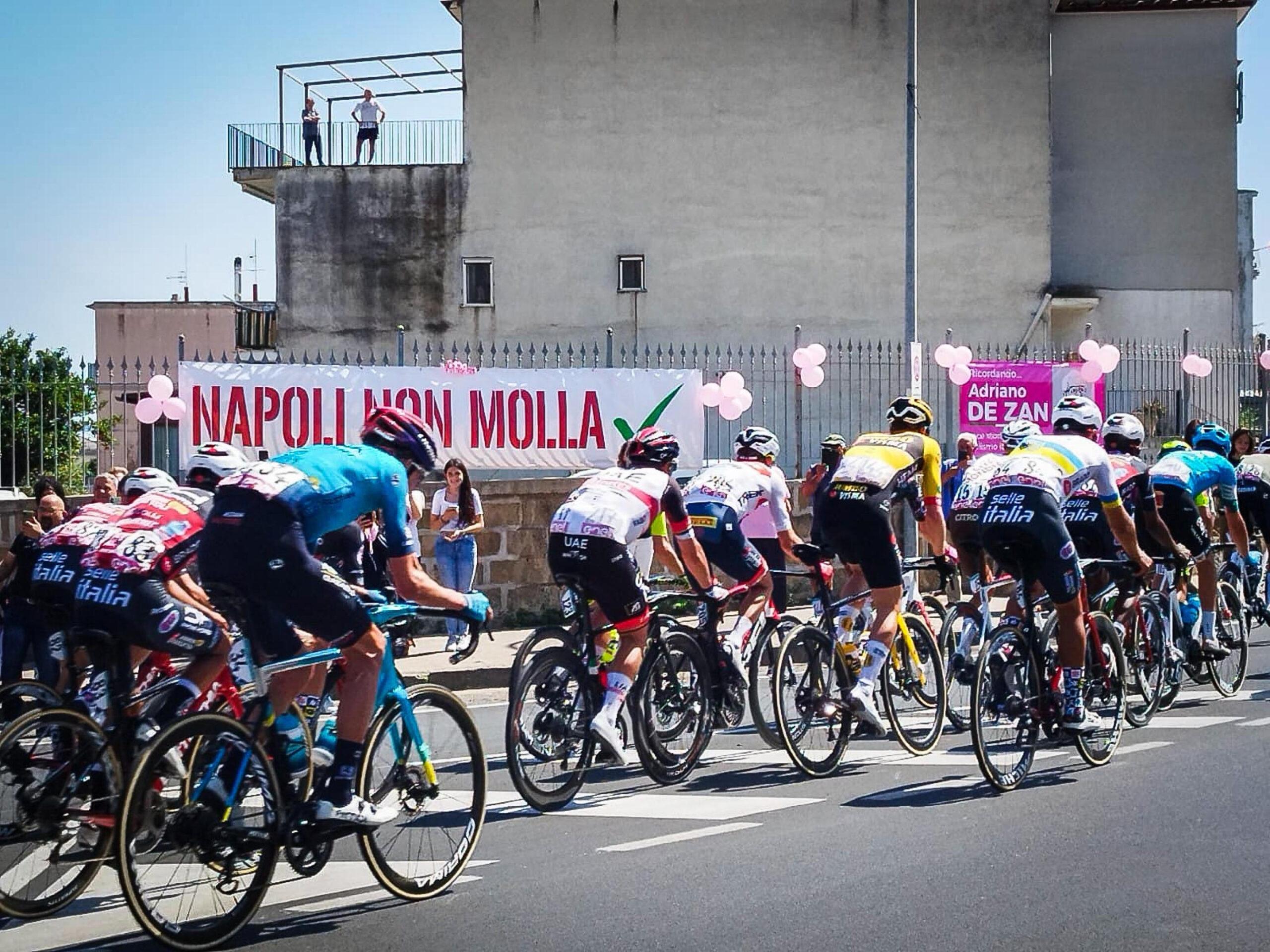 Trofeo Laigueglia, il via alla prima corsa del 2023: nove le squadre world tour in gara