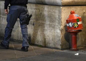 Roma, falso allarme bomba in via dei Due Macelli a causa di un trolley abbandonato