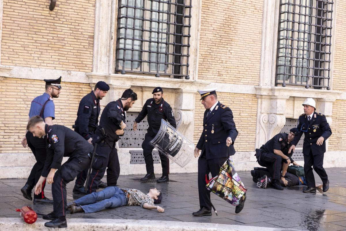 Blitz di Ultima Generazione al Senato con fango ed estintori, attiv…