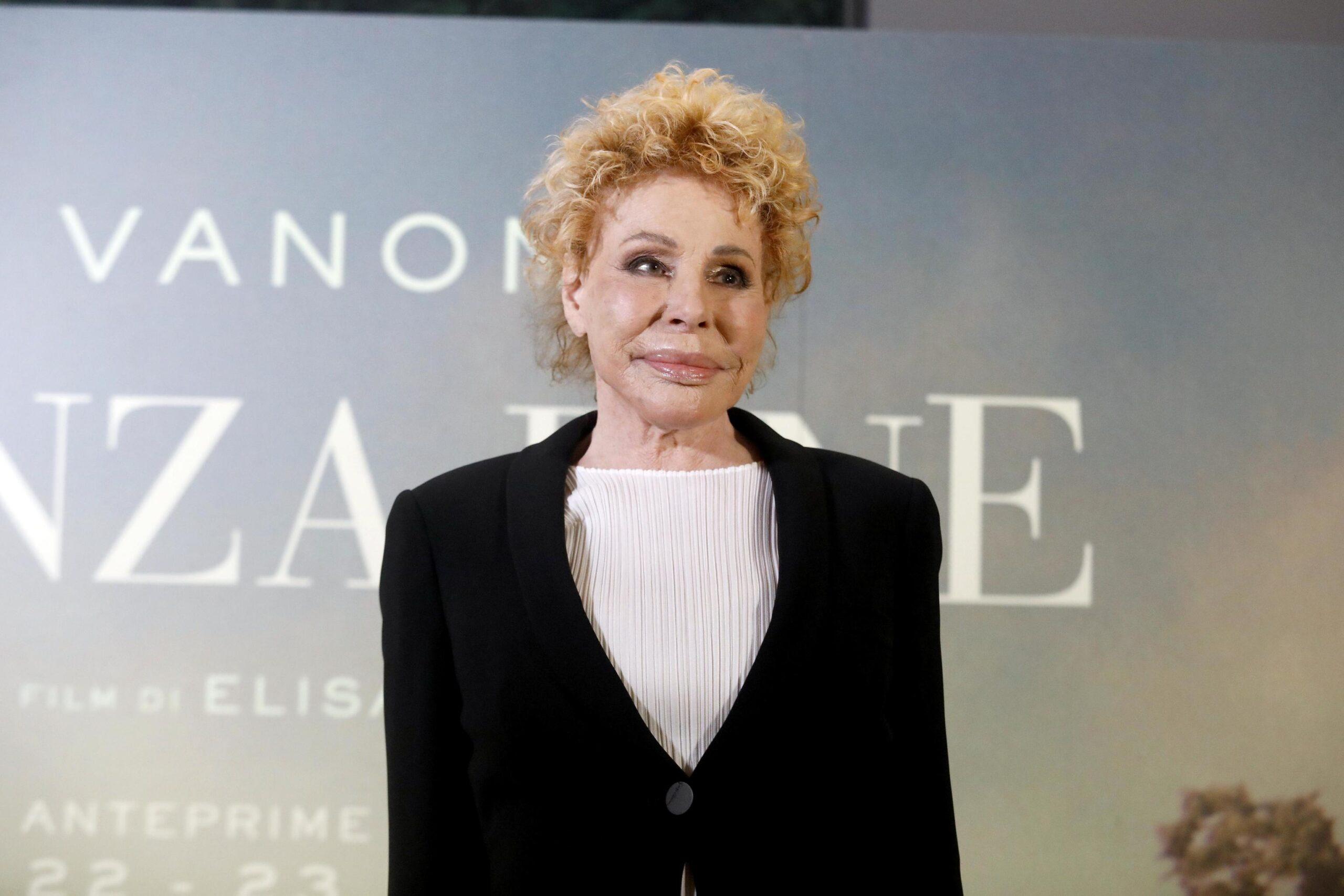 Ornella Vanoni Marracash: “Mi piaci. Se avessi avuto trent’anni di meno… ti avrei sbattuto al muro”