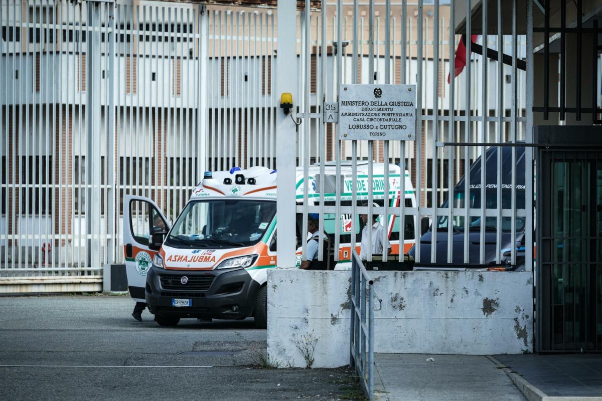 Torino, detenuta appicca incendio nel carcere Lorusso e Cutugno: sei agenti intossicate