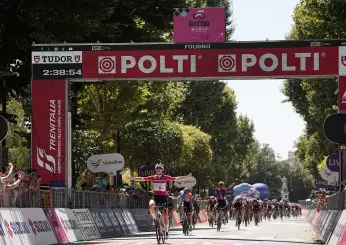 Giro d’Italia Women 2024, a Foligno si impone Kopecky