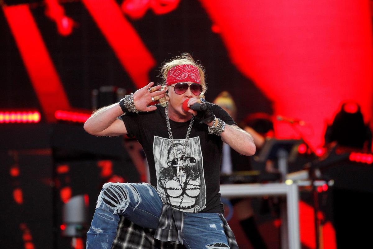 I Guns N’ Roses sono stati costretti a cancellare il concerto di st…