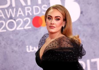 Adele mette in pausa la sua carriera: vuole laurearsi in letteratura inglese