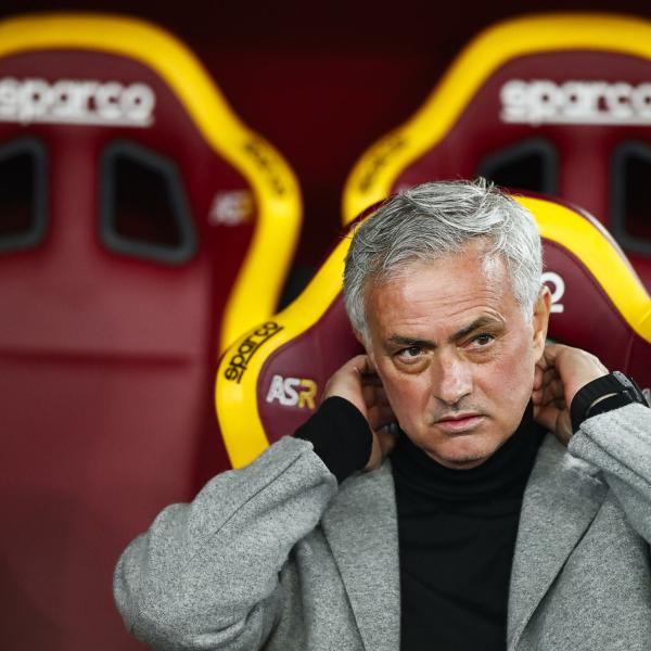 Mourinho, dopo l’addio alla Roma rispunta la Premier: possibile ritorno al Manchester United