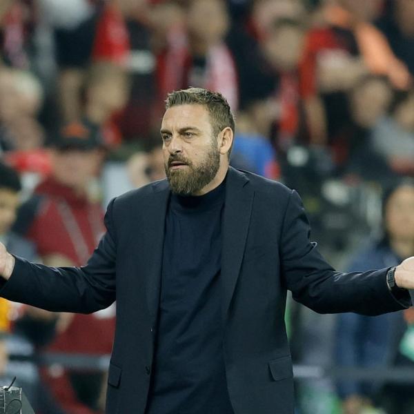 Bayer Leverkusen-Roma, De Rossi: “Fa male, ripartiamo da questo spirito. Su Dybala…”