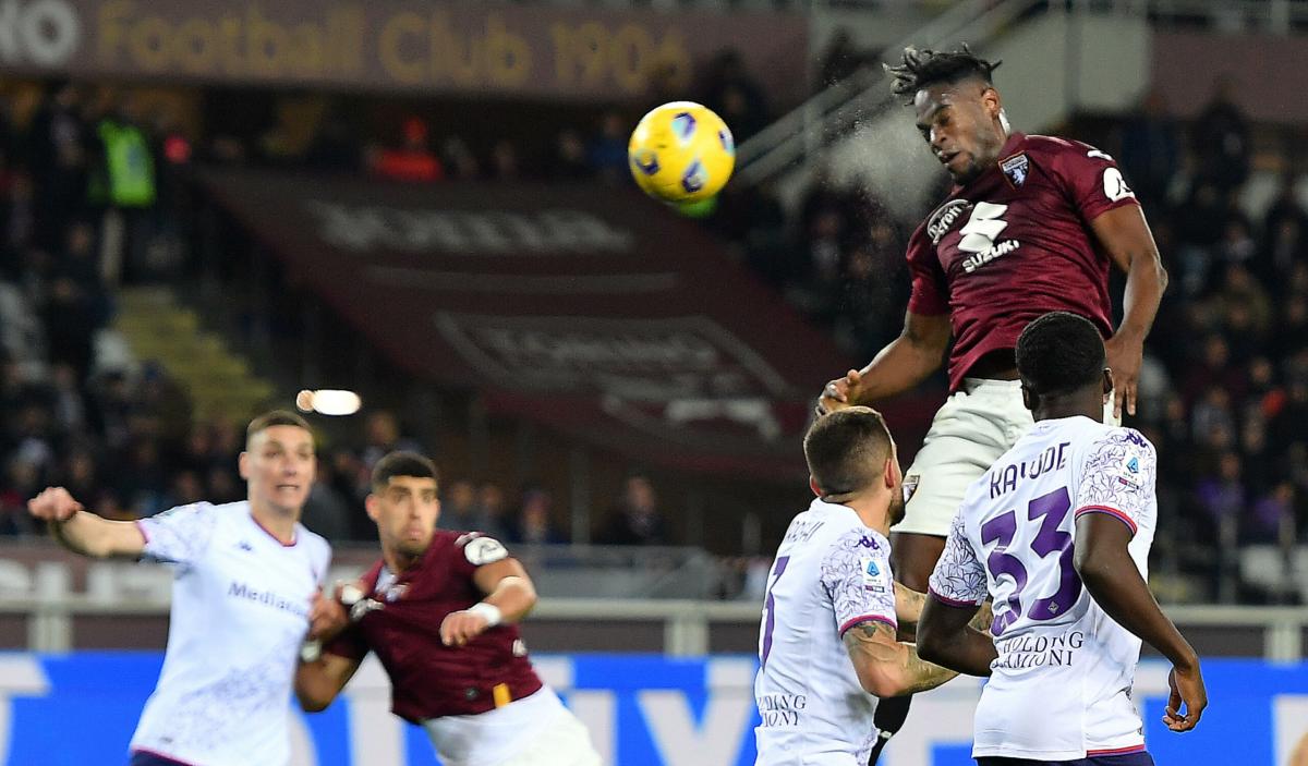 Torino-Fiorentina 0-0, cronaca e tabellino: i granata strappano un punto in dieci uomini